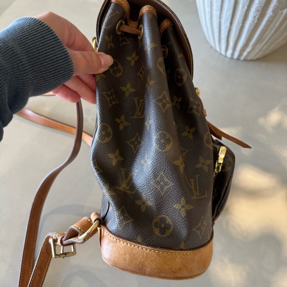 Louis Vuitton Monogram Montsouris Backpack MM - Picture 6 of 11
